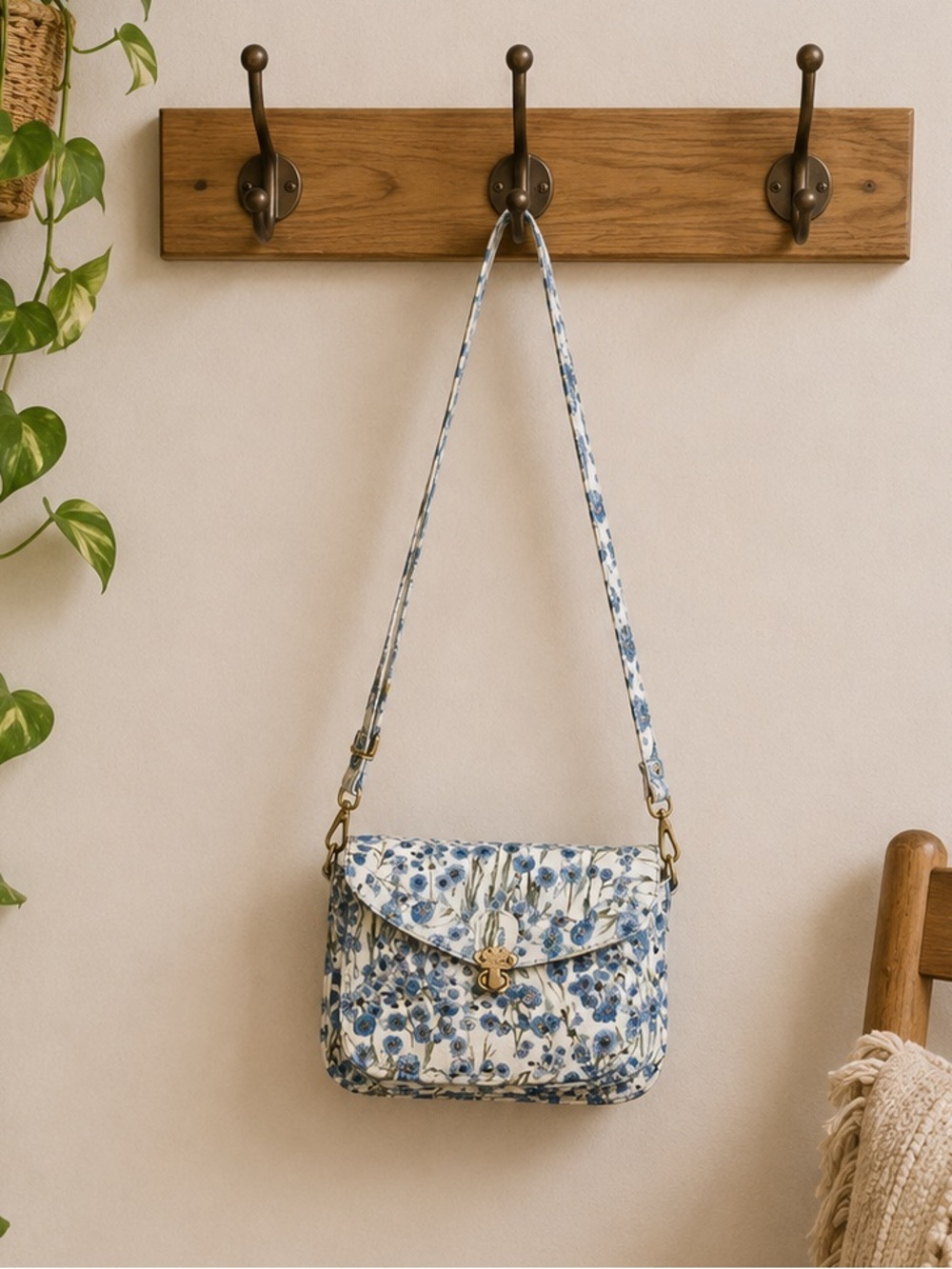Nica Alicia Small Floral Crossbody Bag White Colorful Purse Garden Girl Boho